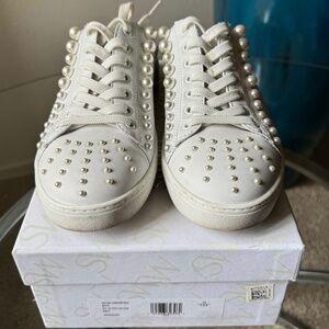 STUART WEITZMAN Goldie Convertible Leather Pearl Studded Sneakers - 7.5
